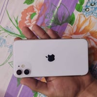 ١١عادي  (بطاريه وشاشه وفيس ايدي متوقف) البطاريه والشاشه ع ايدي شديتهن ...