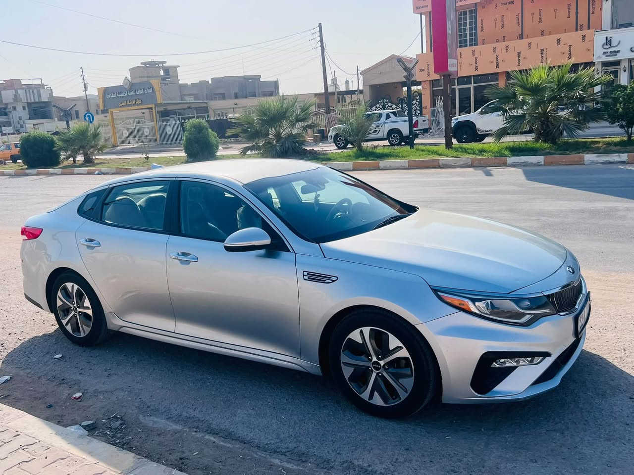 اوبتما وارد امريكي ٢٠٢٠ fe  محرك ٢٤٠٠سلفر رقم اربيل
بسعر مناسب ونظافه ١٠٠٪؜ احلى من الي باالصورة  

الجزء المتضرر خشم جاملغ  يعيي بس الباتري واصله الضربه فقط جزء بسيط من البنيد ومن الجاملغ ومبدلات وكاله 

الموصفات 

كامرا خلفيه 

مستشعر وقوف 

شاشه 

مصابيح زنون الامارميه 

رادار امامي وجانبي 

ابل كاربلاي  

الاتصال على الرقم *********** فقط

السعر١٤٢ وبيها مجال
