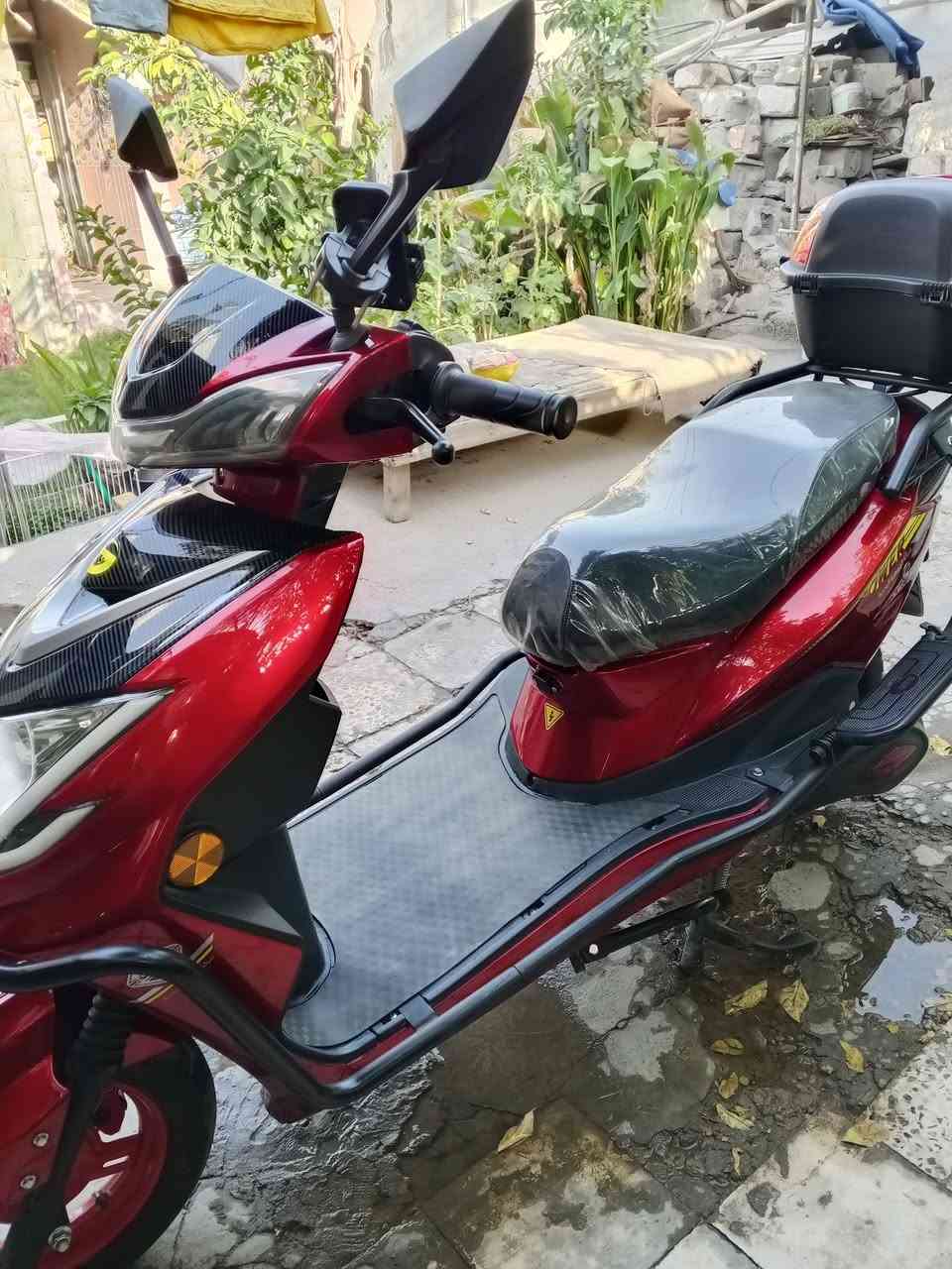 سكنس شحن النظافه مثل ما وضح بصوره  للبيع ملف 1000 6باتري الشحنه تمشيك اكثر من 50كيلو السرعه 90  بالحمل الحقيقي السرعه 70 السعر 700 مكاني الدوره ***********
