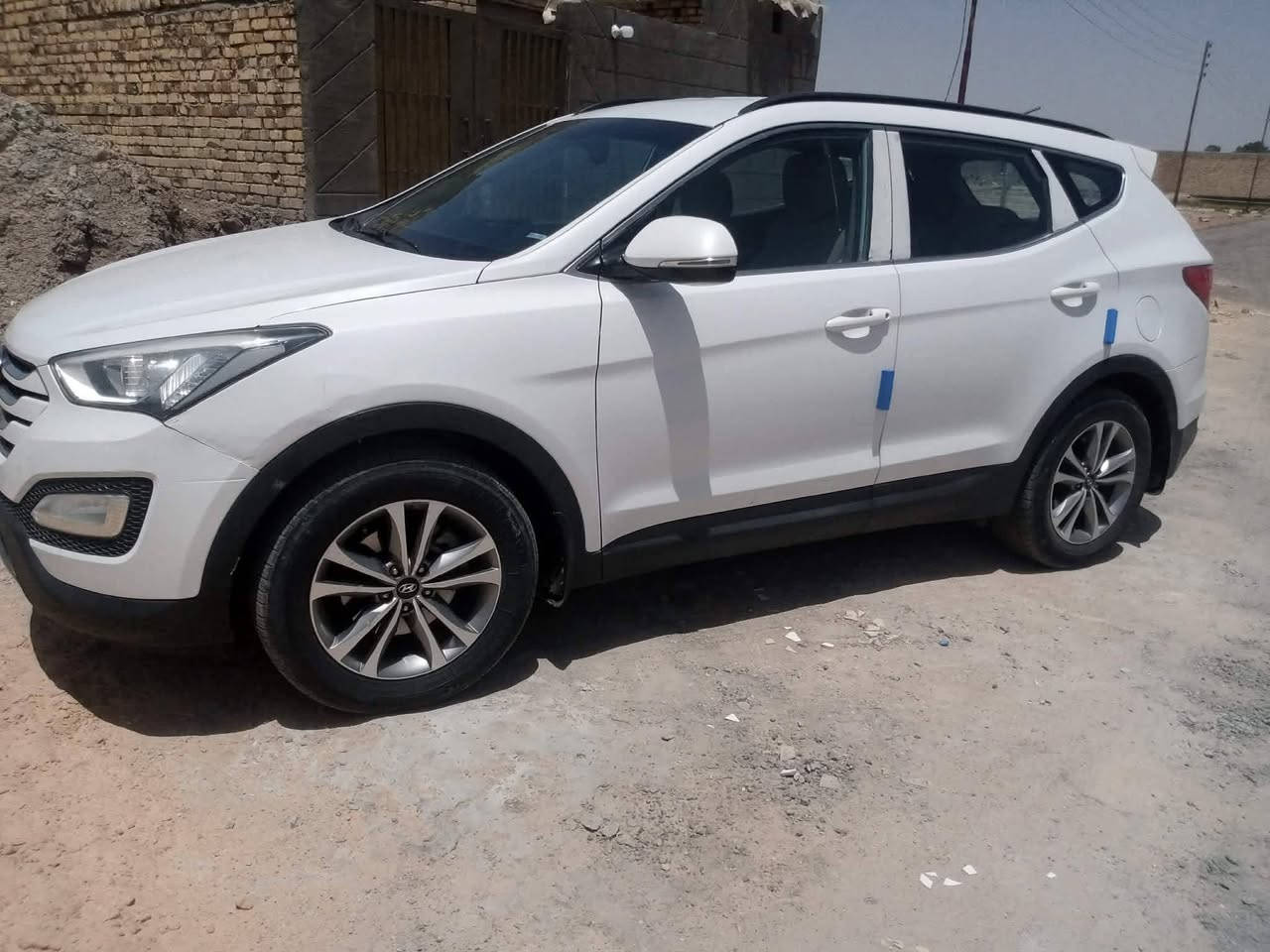 سنتافيه 2015 خليجي كفالة عامه رقم بغداد دولي  بسمي محرك ٢٤٠٠  سيارة جديده ٣ قطع تبريد ٧ راكب *********** مكانه الديوانية
