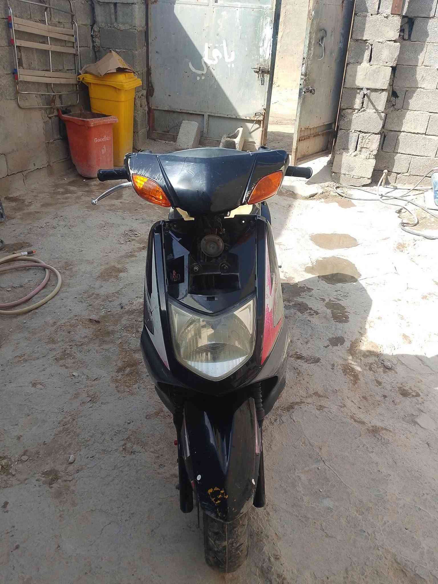 السلام عليكم دراجه سكنس نصيه نضيفه وخرسه السعر ٣٠٠ وبيهه مجال مستعجل على بيعته عند حاله ضروريه ***********
