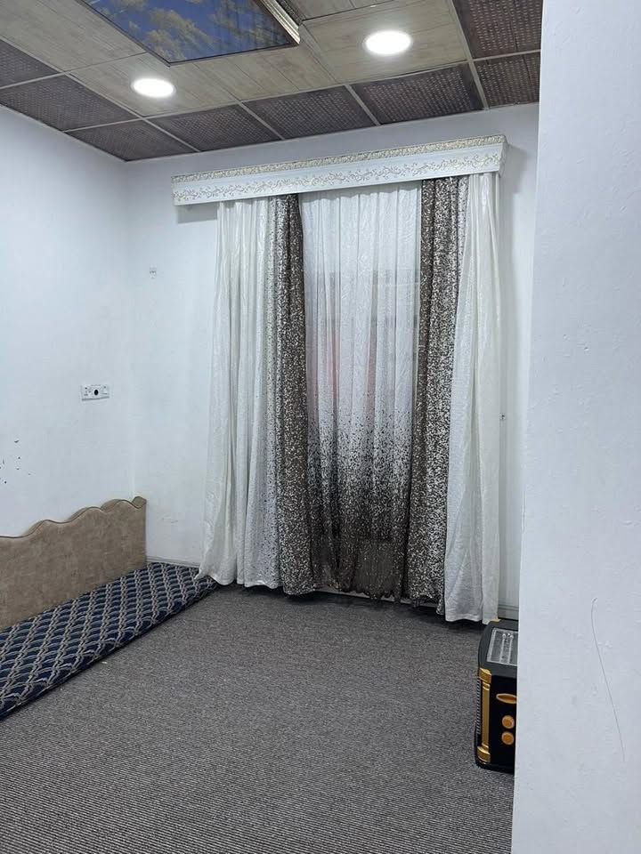 عقار للبيع مساحه 150 متر مربعحي عدن الظباط مقابل مدينة العاب سمايلاند
4غرف نوم 

مطبخ حار وبارد

هول واستقبال 

صحيات عدد 2 

للاستفسار يرجى الاتصال واتساب 

***********
