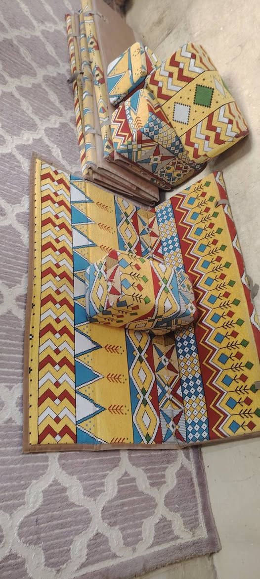 جلسة البر 4 قطع +4متاكي+فرشه  طول 3 والعرض 2 متر للبيع السعر 250 عنوان بصره سفوان رقم الهاتف *********** واتساب
