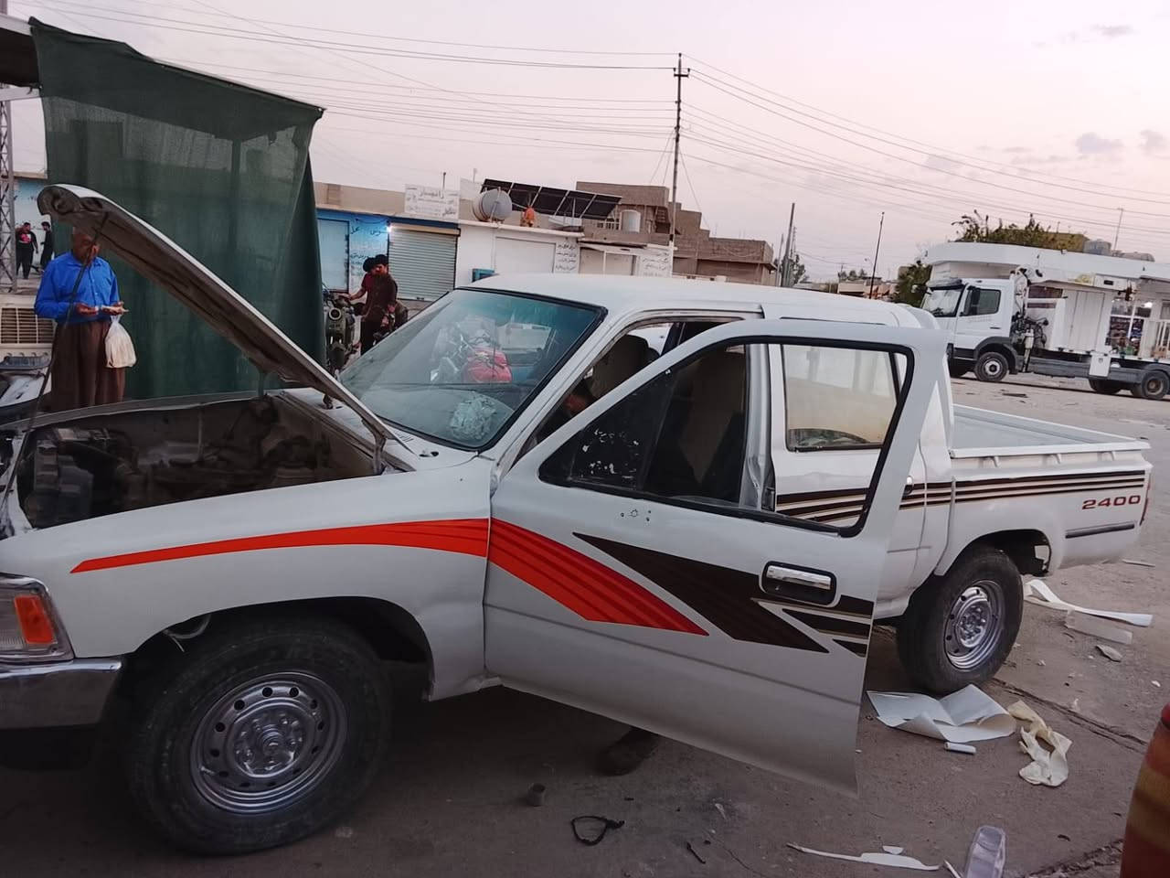 سلام عليكم سياره بكم مديل 90توه طالعه من الحداد  شرط التحويل صبغ عام ل جماليه كلشي ماعايزه السعر خاص اتصل عل رقام ***********
***********
