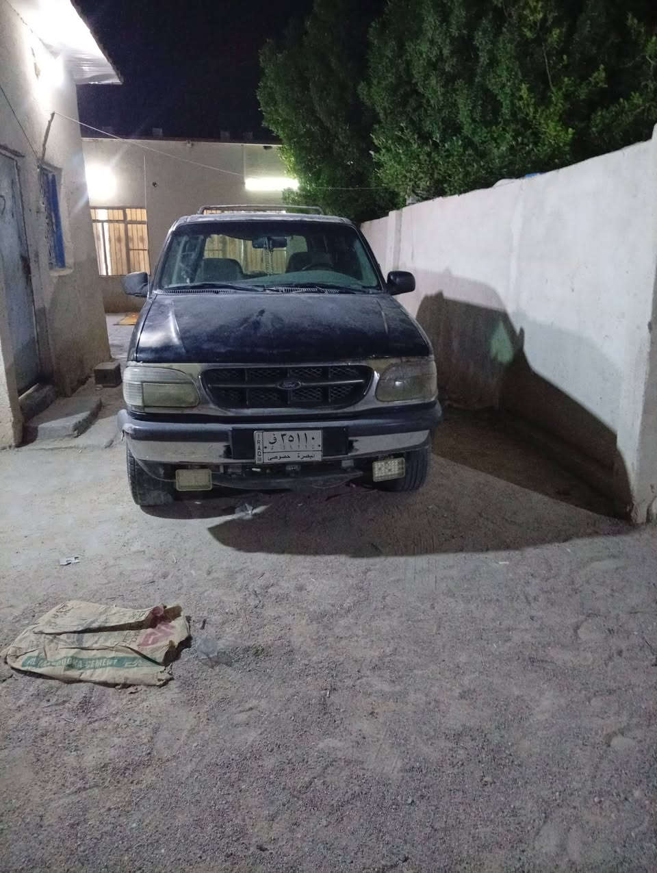 سلام عليكم لبيع فورد اكسبلور موديل 2000 رقم بصره مكينه 3000 وكير حلوات سنويه 2028 مكاني البصره زبيرسعر 27/وبيه مجال ***********
