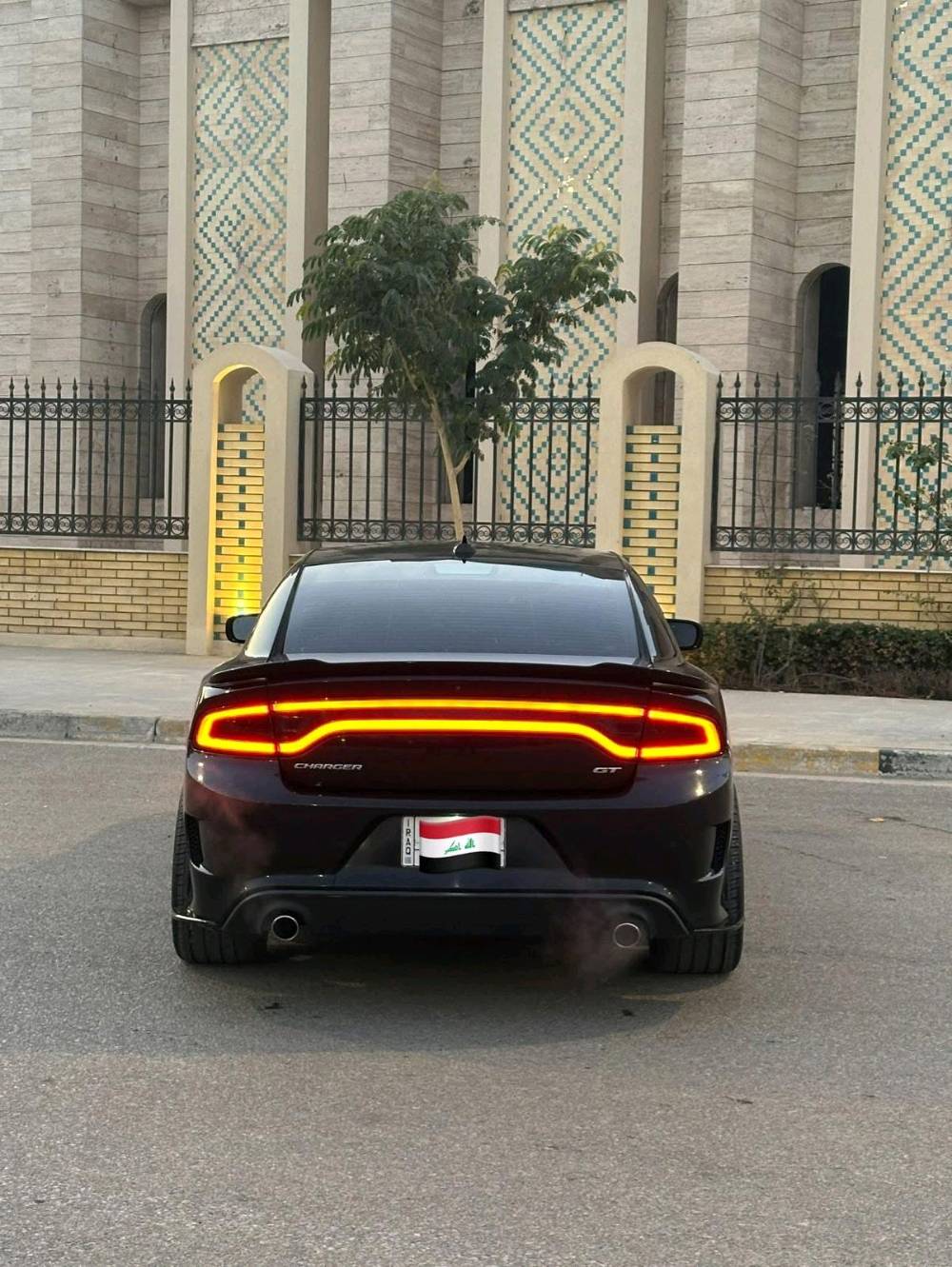جارجر   2019 GT 

الموديل :2019  رقم بغداد الدولي 
اللون : اسود
العداد : ٥٣ الف ميل قابل للزياده
المحرك : V6.  3.6L 
حداديه جديده توني مسويها 
ويل نجمه تو سايز 
دركه رياضي حرف D
 
 
المواصفات :
* نسخه  GT - SUPER TRACK PAK
*نظام sport
*كشنات حضن مخمل اسود وكهرباء
* مصابيح أمامية زنون . 
* كشافات الضباب زنون . 
* المصابيح الأمامية مع LED . 
* حساسات خلفيه
* شاشه كبيرة مع نظام ملاحة نفكيشن GPS .
* كار بلي
* الشاشة مع اوپشنات SRT . 
* تبريد قطعتين
* سستم صوت الپاين .
* ويل قياس 20 انج . 
* تشغيل عن بعد . 
* محدد سرعة . 
* تلفون بلوتوث . 
* كاميرا خلفية .
* مرايا متحسسة للاضاءة العالية .
* كير شفتر بالستيرن . 
* دخول ذكي (بصمة) .
*حجر البيئه موجود

حادث السياره جاملغ وبنيد ايرباك دركه ودشبول وبيها سونار السياره موجود
للاستفسار 
‏‪***********‬‏
