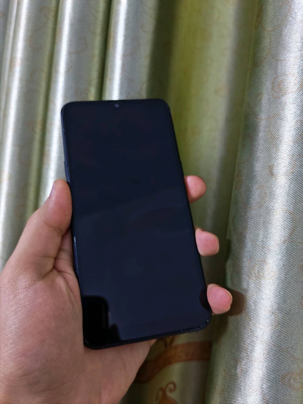 السلام عليكم 🌹

📱 Samsung A10s

💾 الذاكرة: 64GB
✨ النظافة: 90%
⚡ الجهاز سلس وحلو ونظيف
✅ كلشي شغال بصورة طبيعية
📞 الاتصال والتطبيقات كلها شغالة بدون مشاكل

🔧 ملاحظة: فقط دكمة تقليل الصوت واكعة، والموضوع بسيط جداً.

💰 السعر: 75 ألف
🤝 بي مجال بسيط جداً

🚚 يوجد توصيل لجميع المحافظات
📩 التواصل خاص