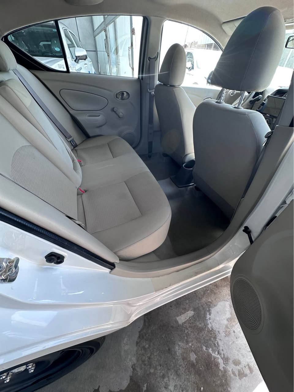 نيسان سني 24كفاله عامه ضربه صبغ 
ماشيه ٢٢الف هندي
ستفسار *********** البصرة, العراق
