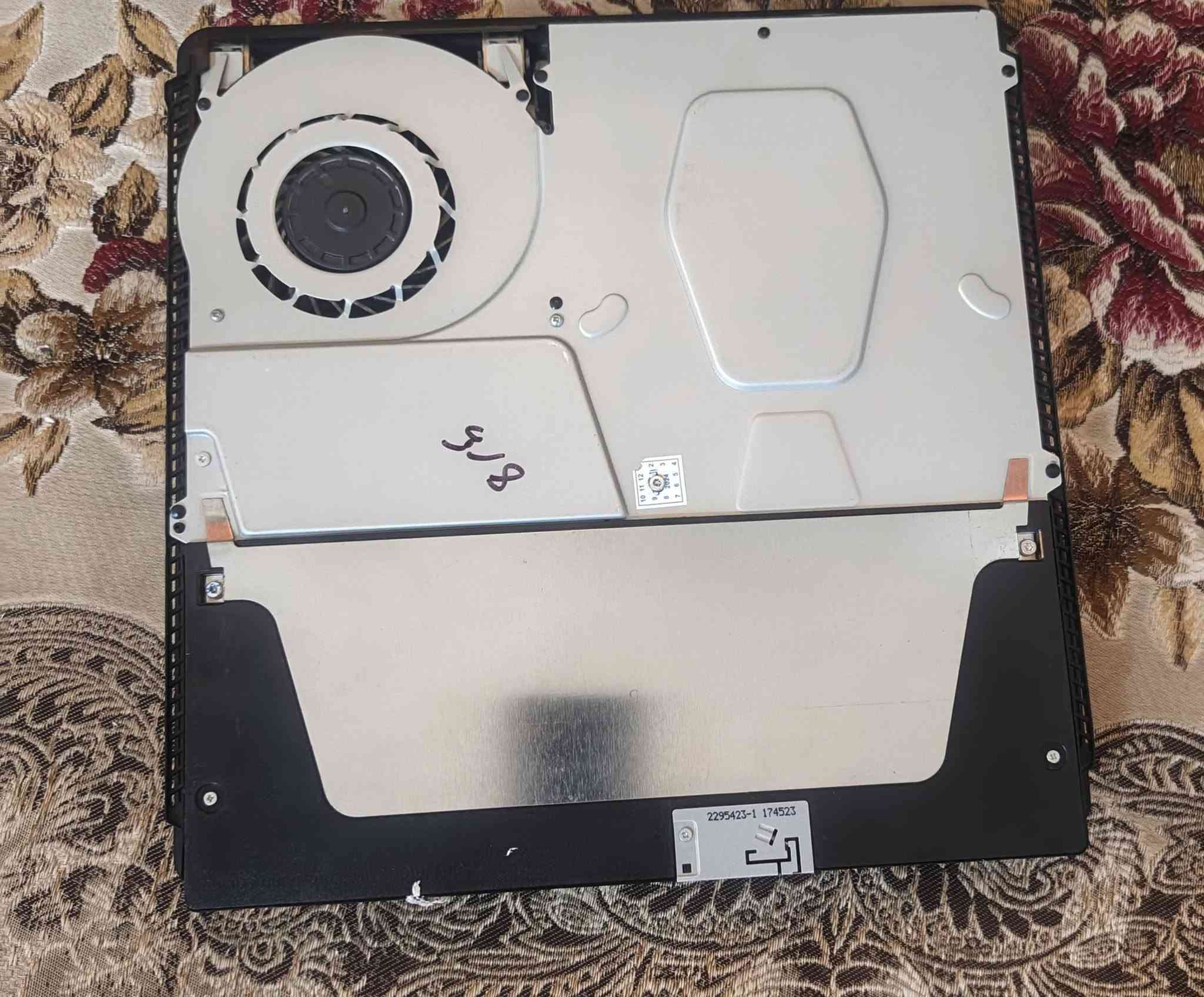 السلام عليكم
بلي 4 سلم مهكر 
 نظام 12.52 
ذاكره 500 
جهاز لوك ستيكر ما مفتوح ولا داخل صيانه 
ملحقاتة: كارتونه+يده عدد (2) + كيبل (HD) + كيبل(pwer) +كيبل شحن 
الالعاب: FC 26+مودرن جزء (2) + GTA(5) +انشارتد (5) +بلاك اوبس(6) 
العنوان:بابل/حله/شارع المهندسين/
رقم الهاتف : *********** واتساب 
السعر : 350.000 و بي مجال
