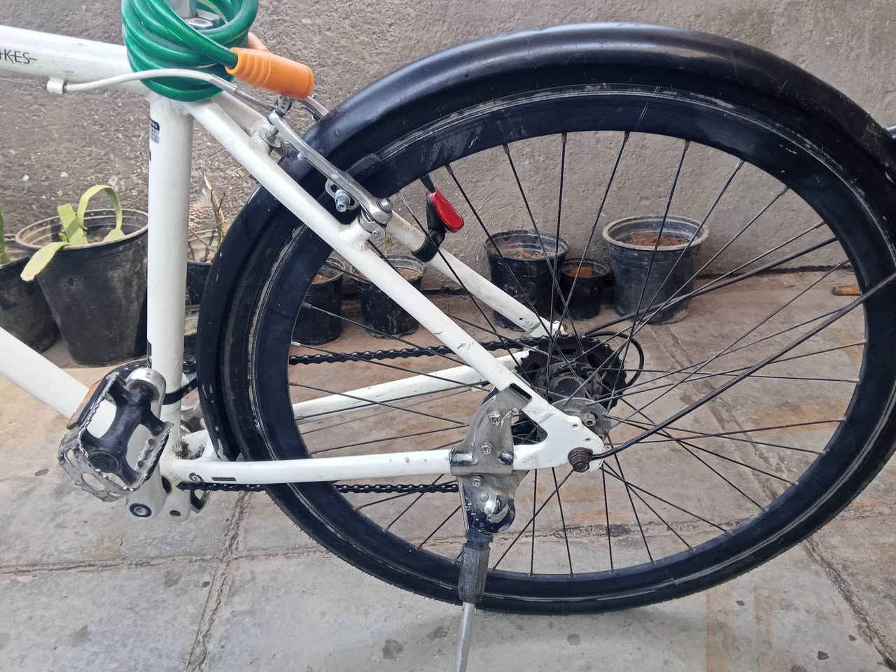 بايسكل c700 الاصلي الالمنيوم غراضة اصليه ما مبدله ولا مصلح ابد بايسكل نضافته 100%
السعر 130 الف 
مكاني بغداد مدينة الصدر قطاع 48 
تواصل:***********
