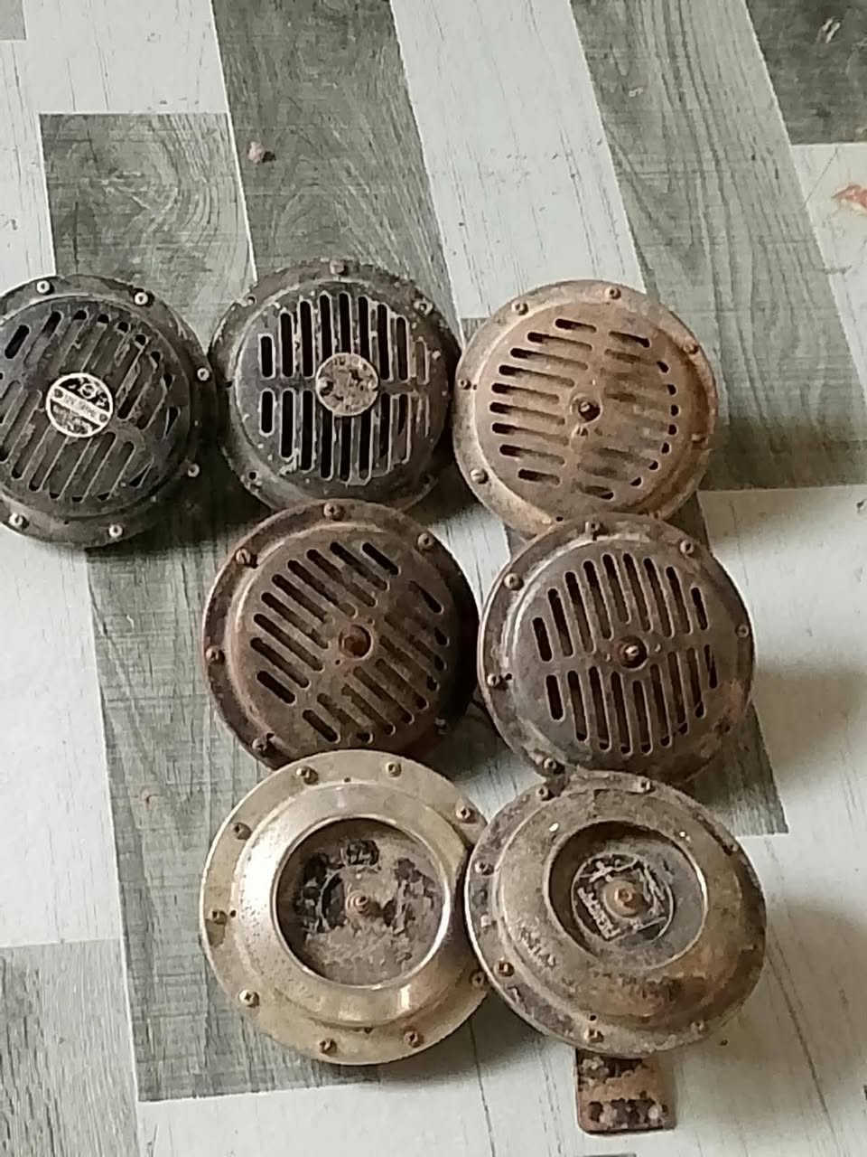 سيدان فيشه سوده 

+بوش عجه الستفسار اتصال عل رقم 

‏‪***********‬‏
