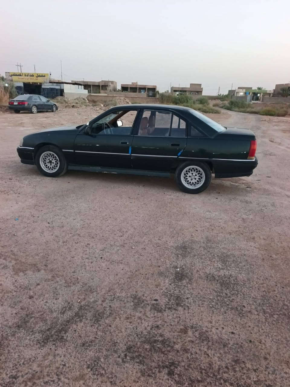 السلام عليكم سياره اوبل اوميكا موديل 92 رقم انبار كير اتو ماتيك محرك 2000 السعر 28  العنوان الانبار الرمادي التأميم رقم الهاتف *********** غير متواجد عل الفيس بوك
