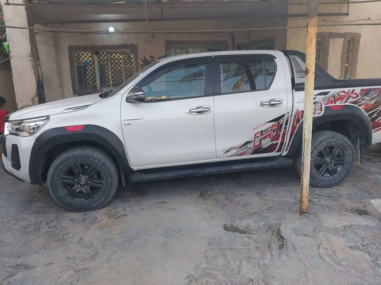 هايلوكس  للبيع موديل 23 
***********
