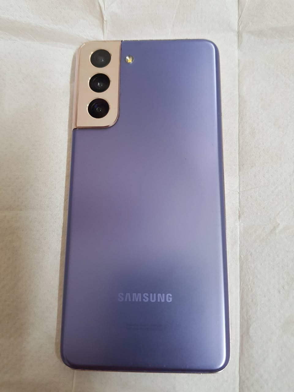 لبيع سامسونك s21 عادي تفاصيل بصور سعر 330 مكان بغداد ***********

نص مكتوب في الصور:
- 4:30
- About phone
- Galaxy S21 5G
- Rename
- Product name
- Model name
- SM-G991U1
- Serial number
- R5CRB23F92Z
- Available SIM
- IMEI 1
- 352651792660080
- IMEI 2
- 354567172660086
- Status information