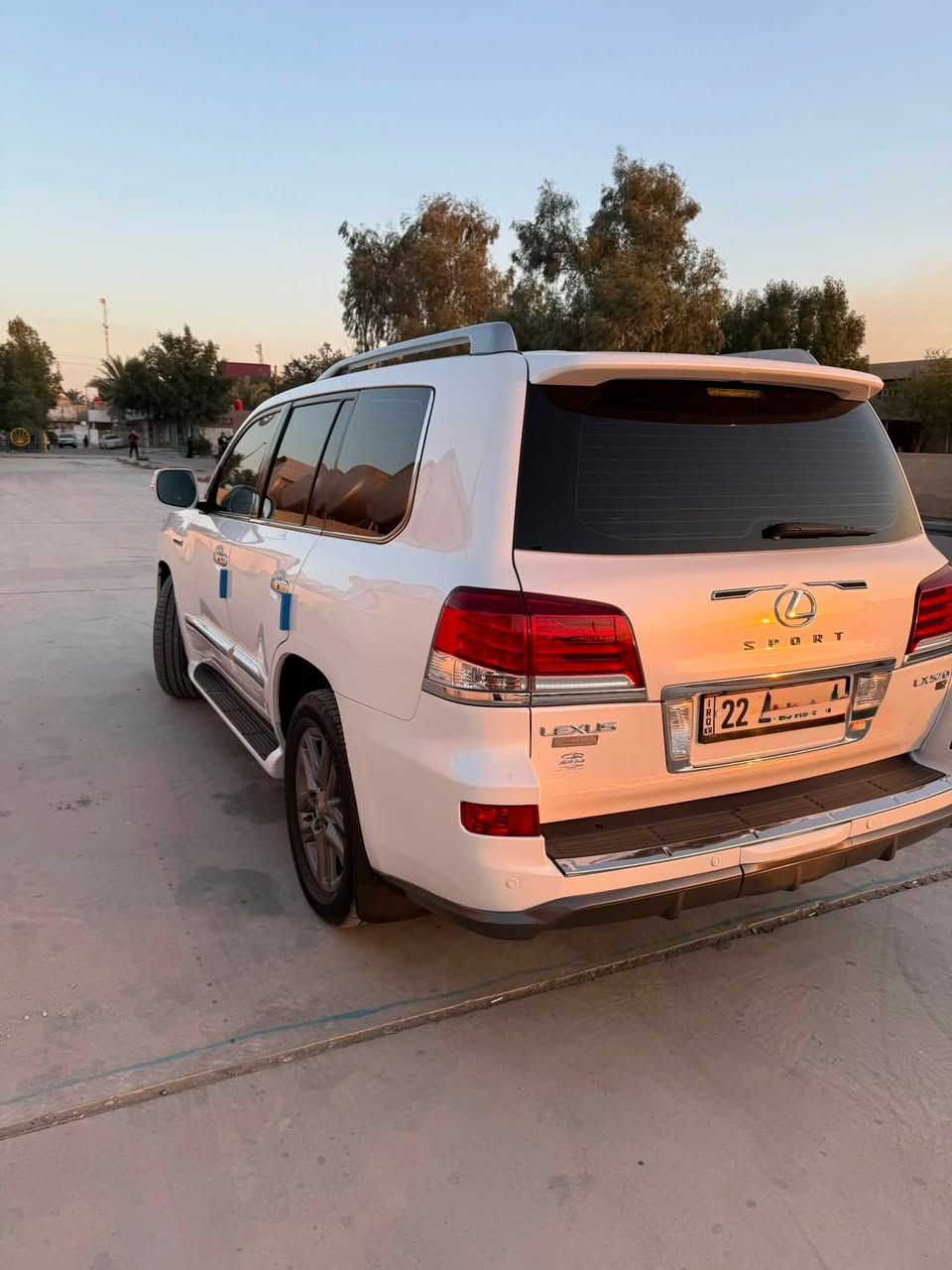 السلام عليكم لبيع لكزز موديل 2012 بريم داخل مشمشي lx570sport مكفوله من التبديل كير محرك مكفوله تخم دسكات تايرات جديده ماشيه 200 حقيقي رقم شمالي تحويل وكاله حاضر تضليل بلسنويه لبيع او مراوس برقم شمالي فقط مكان واسط الزبيديه :***********
