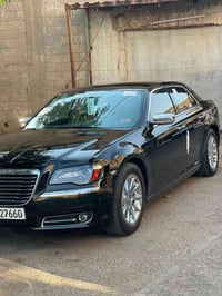 موديل 2012 بدون حادث فقط مكانين بارد  محرك كير اكسل بشرط ما مفتوح  سنو...