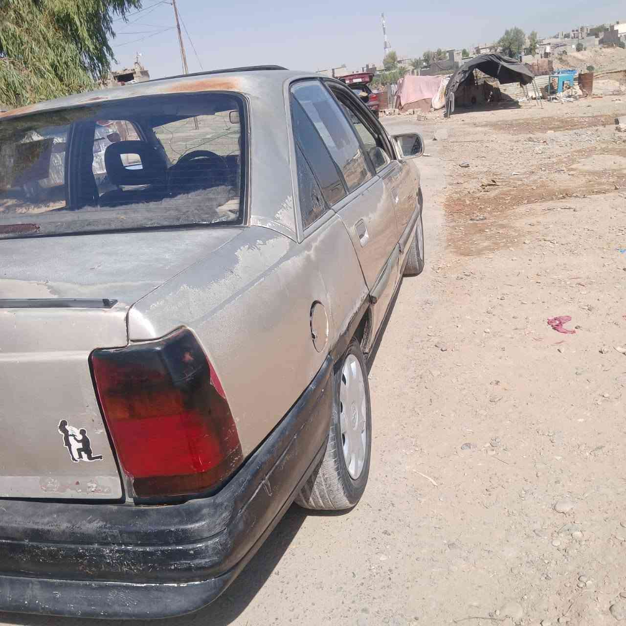 السلام عليكم للبيع أوبل اوميكا كير شرط محرك بيه بخار بدون صوت السياره بدون خياس بدون صبغ صدر توتير جديد كهربايات شغله بيان كلها تفتح ترايك وين ما تريد السعر مليون 200 رقم نينوى سنويه ضايعه ابيعلك برميل وله اربع تواير ***********

