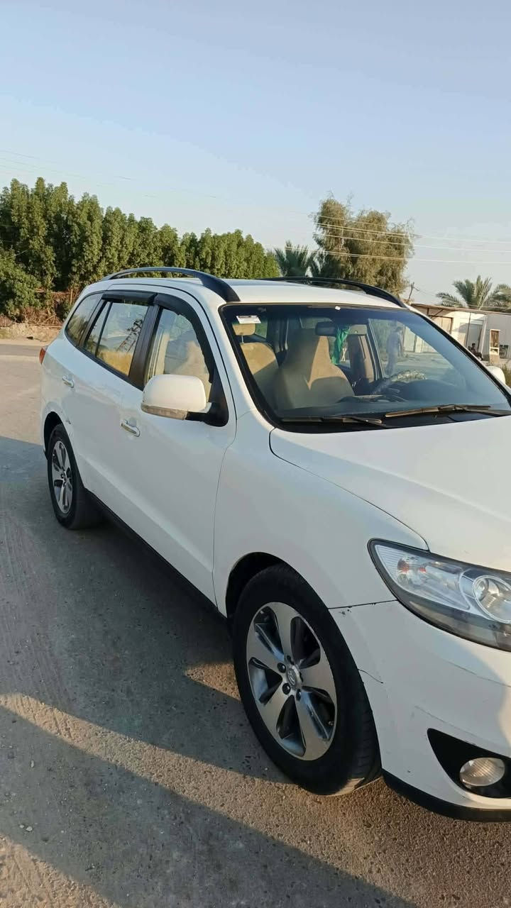 سنتافيا ١٢ بغداد للبيع كير محرك جيد تخم تاير تبريد جاهز محرك ٢٤٠٠ بصمه تشغيل وابواب بيه جاملغ امامي ايمن وربع بنيد تصليح السونار مرفق بالمنشور السعر ١٣٠ المكان حله رقمي ***********
