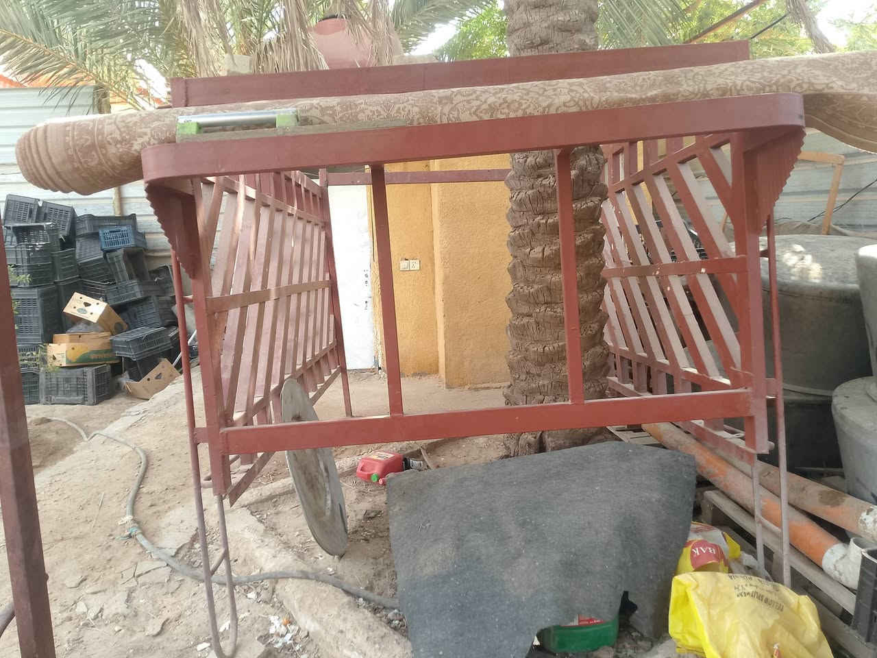 سلام عليكم 
محجر كيا فونتيره البيع 
مكان كربلاء طريق بغداد سعر 350 
وبي مجال 
***********
