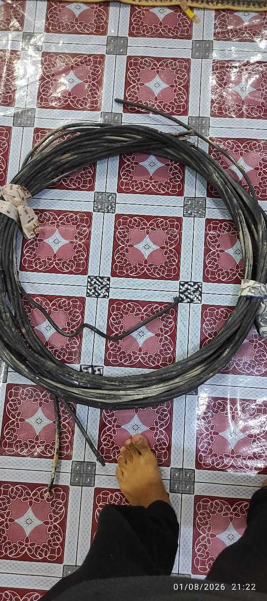 ضفيره اربع خطوط  طول 10 متر وزايد شغال للبيع الاستفسار ***********
