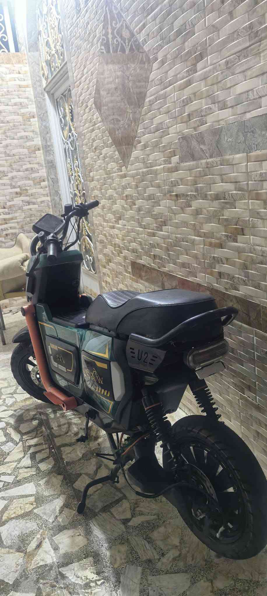 دراجه شحن • U2 طياره • ٥ بطاريات