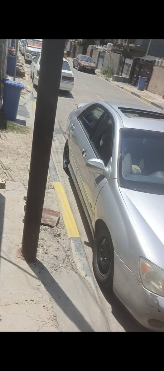 سياره سبكترا كوري رقم وسنويه طبق الاصل شغل درجه اولها سياره نقصها بس دبلات الاماميه السياره والبور ستيرن سياره الكشر مابي اي ضربه ولا شخط يراداها ترتيب الصدر ترجع جديده مكانها بغداد سعر 25 وبيها  مجال مكانها بغداد ***********
