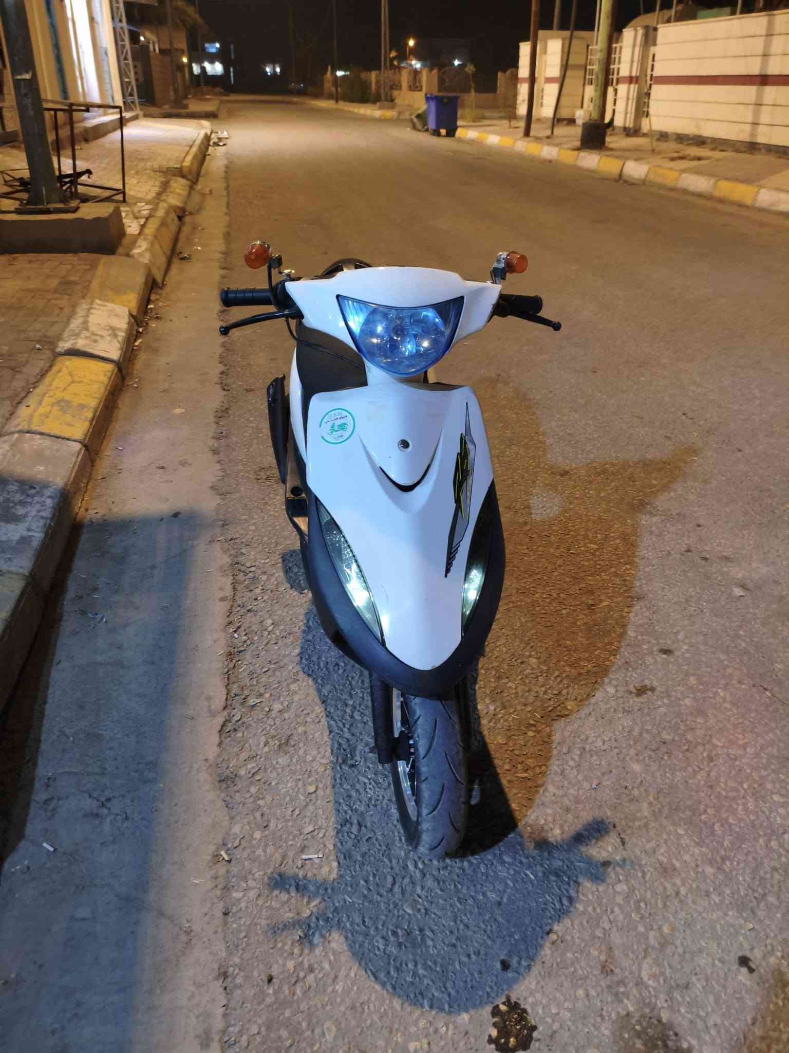 دراجه ماكس عدله للبيع دراجه رمبه صارله شهرين ونص من طالعه من لمعرض دراجه نضيفه تخبل مكينه بلاد مامفتوحه وبيه تعديل بسيط فقط
عقل رياضي
ويل عكرب +تاير جيلاتين
عقل رياضي+ صالنصه fm 
 الاستفسار:  *********** فقط وتساب
