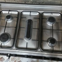طباخ وفرن • نضيف