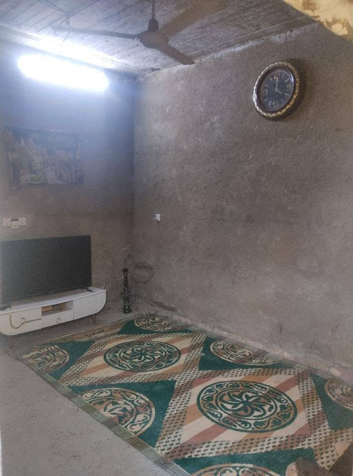 السلام عليكم عندي بيت للبيع أم الكبر والغزلان مساحه 100متر نقص كاشي بياض الرقم للاستفسار*********** مابي واتساب

