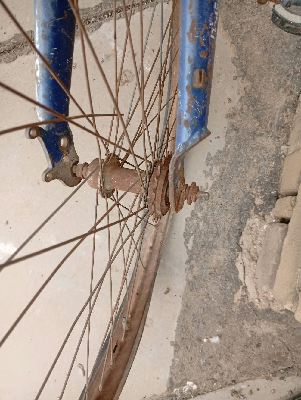 بايسكل BMX • بحاجة تصليح • حي اور ام الكبر