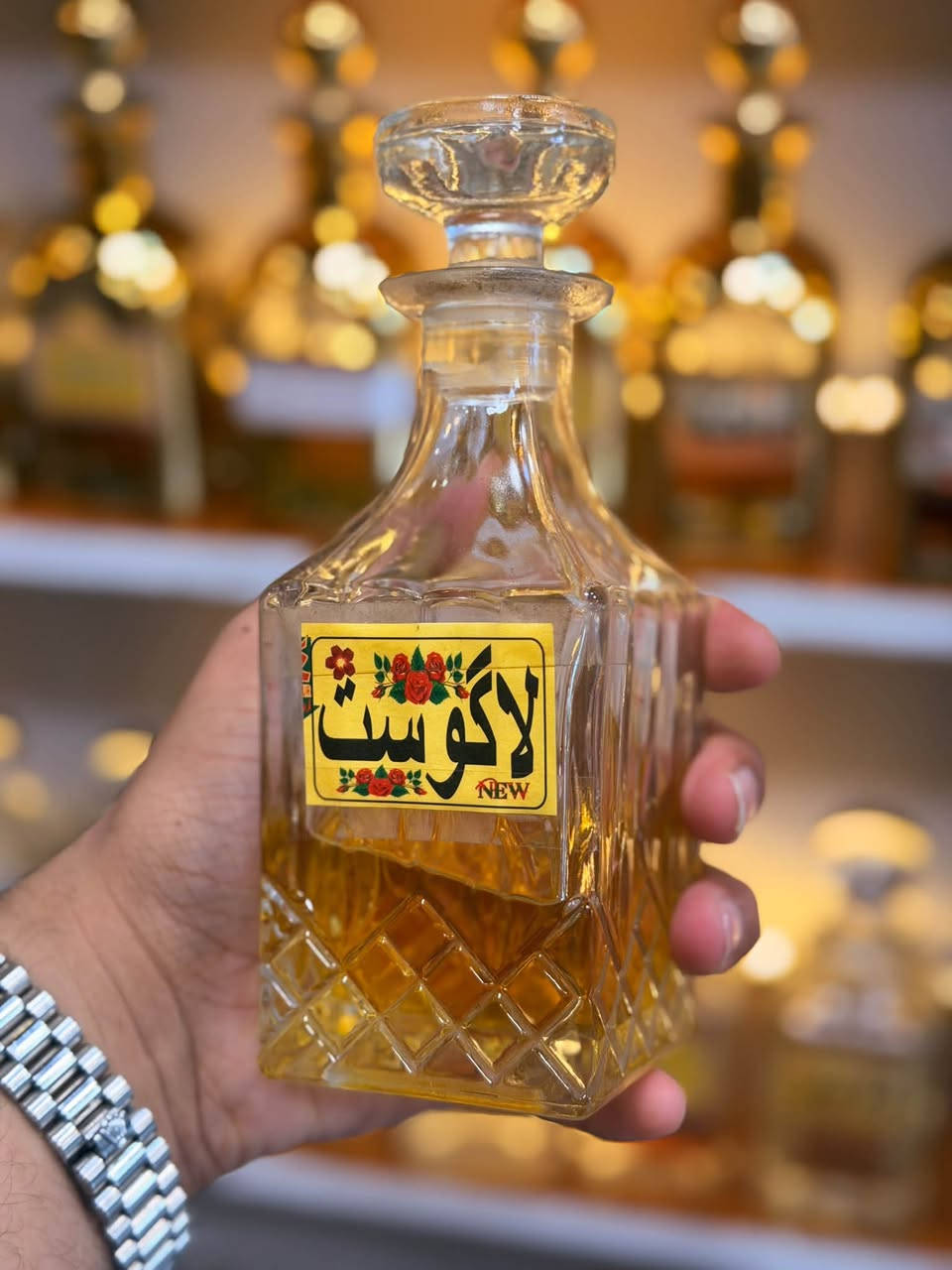 زجاج عرض للعطور (دله) مستخدم للبيع
قياس 250 مل وزن ثقيل
كل شكل متوفر منه عدد 
باقي التفاصيل عالخاص / واتساب ***********
