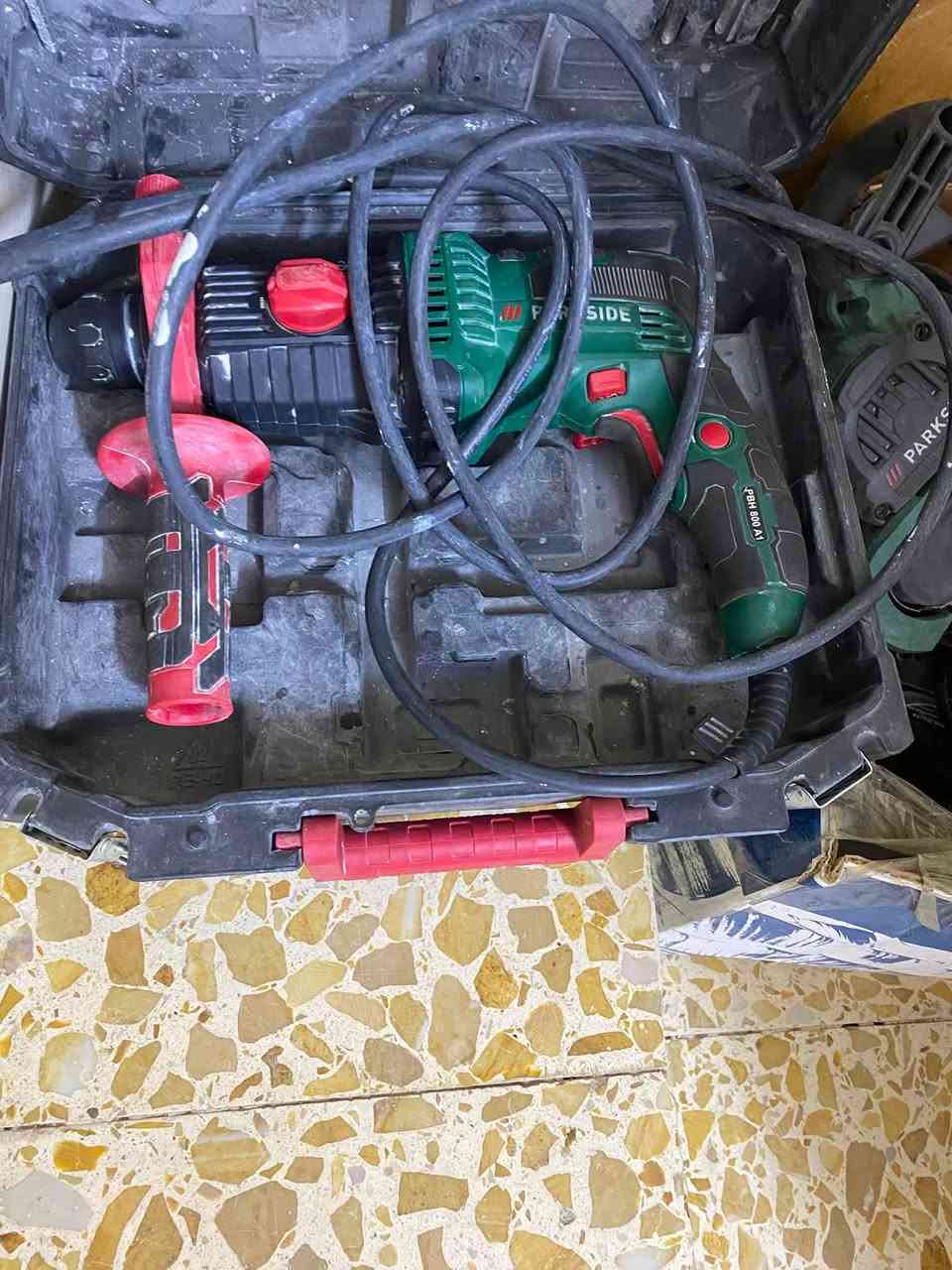 السلام عليكم ، للبيع شلعة وحدة وبسعر مناسب حلل واخذ بما يرضي الله
عدد اوربية ماركات متنوعة تقريبا كلشي موجود بيهن 
بيهن شغال وبيهن فحم 
مكاني الديوانية وعندي توصيل لجميع محافظات العراق 
***********

