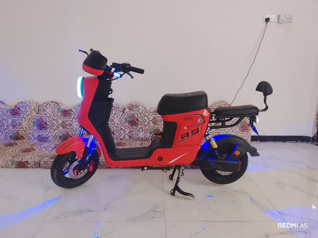 السلام عليكم ورحمه الله وبركاته للبيع دراجه شحن ار 9 2026 جديده مابيه شي السعر المطلوب 500وبيه مجال الاستفسار متواجد خاص واتساب فقط الرقم *********** العنوان الناصريه سوق الشيوخ

نص مكتوب في الصور:
- REDMI A5
