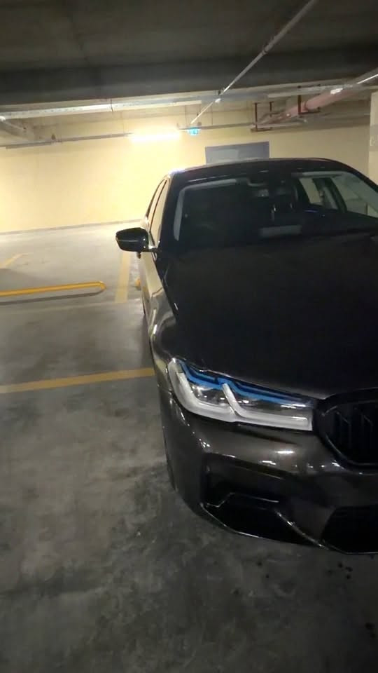 BMW 540i 

بي إم دبليو540i. 2017. مسوي لها فيس لف 2023. فل فل 
مواصفات، السيارة ألماني مو أمريكي، وباكج M أصلي، ومحرك V6 توين توربو. السيارة بحالة ممتازة جداً من  الداخل والخارج.  ماشية 110 آلف فقط. سيارة اشتريت من المانيا جبت أربيل. داخل السيارة كلش نظيف و خارج كلش نظيف. للاستفسار والمزيد من التفاصيل، يرجى التواصل***********

٢٥٩٠٠$(25900$)

