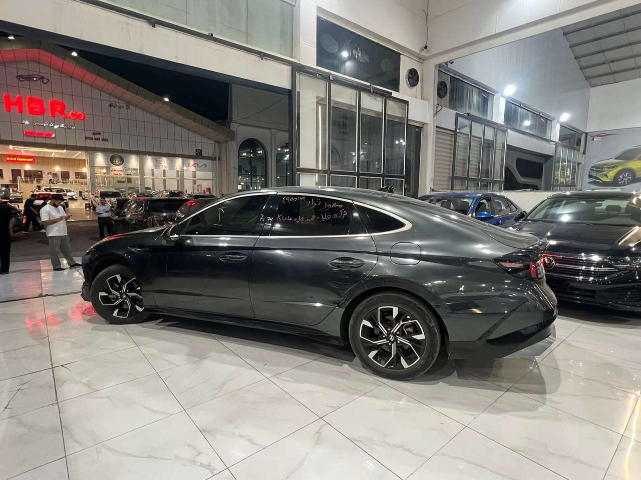 🚘 هيونداي سوناتا SEL موديل 2024 🇺🇸
ملاحضه يوجد عندي كافه انواع السيارات 
🔥 مواصفات SEL – فول مواصفات 

🔹 محرك 2.5 لتر 4 سلندر
🔹 قير أوتوماتيك 8 سرعات
🔹 دفع أمامي FWD
🔹 تشغيل زر
🔹 شاشة وسطية
🔹 Apple CarPlay & Android Auto
🔹 بلوتوث
🔹 تحكمات ستيرن
🔹 كاميرا خلفية
🔹 تكييف أوتوماتيك
🔹 جنوط ألمنيوم
🔹 أنظمة أمان ومساعدة للسائق
🔹 تحذير اصطدام وفرملة طوارئ
🔹 مساعد المسار
🔹 تنبيه النقطة العمياء وحركة المرور الخلفية

📋 حالة السيارة:
✅ جاملغ باب صبغ
✅ بدون دواخل
✅ بدون إيرباك
✅ تترقم شمالي

💰 السعر: 155 ورقة وبيه مجال

📞 ***********

📲 وارد أمريكي | عروض يومية | كافة أنواع السيارات

🔗 كروب الواتساب:
https://chat.whatsapp.com/EDt5rlTuPdfCvNySuhJZE1?s=hd&p=i&mlu=4&ilr=4
