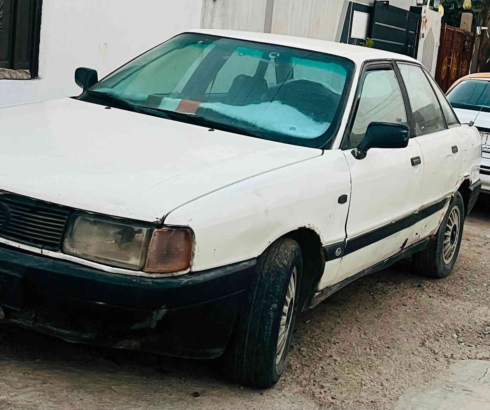 سيارة اودي  للبيع السعر مليون ونص شغالة كامل شغل وطلع كبل وكشرهة نضيف شوفت عينك بل صور  واليحب يشتري هذا رقمي وبي واتساب هم ***********. العنوان كركوك
