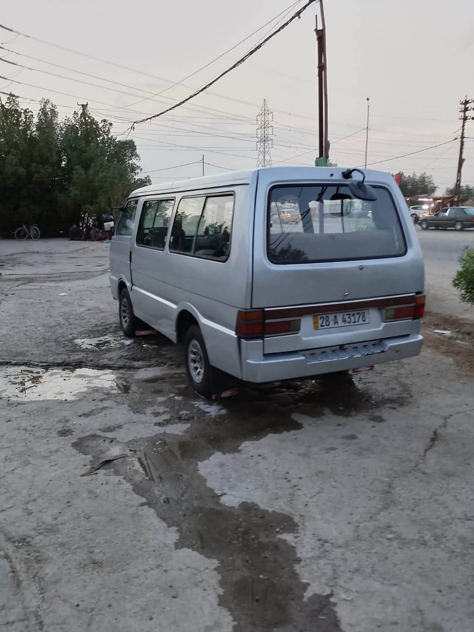 سلام عليكم كيه بسته موديل 93  كير ومحرك وأكسن جدد السياره معمره ودوشمه جديده سعرها ب40وبيها مجال *********** عمي هذا رقم صاحبه السياره بسمنه انريد انداور
