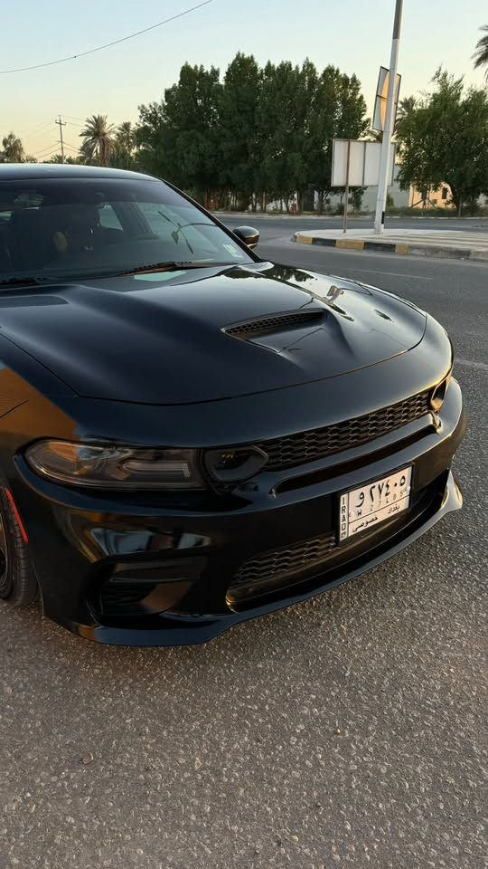 السلام عليكم ورحمة الله
دودج جارجر سكات باك (Dodge Charger Scat Pack) — موديل 2021
 الممشى: 35 ألف ميل (56 ألف كم) قابل للزيادة.
 السيارة ستوك بالكامل، محرك كير بلاد لا مفتوح ولا ملعوب بيه نهائياً، بدون أي إضافات أو تزويد، رقم بغداد الجديد باسمي تحويل مباشر.
 الحادث فقط قطعة واحدة تبديل (صور الحادث مرفقة بالمنشور).
السيارة نظيفة جداً وجاهزة،
 مكانها بابل الحله شارع ٤٠ او بغداد الوزيرية 
 السعر:285 ورقة (وبيها مجال للشراي الجاد)
 للتواصل: *********** (اتصال / واتساب)
