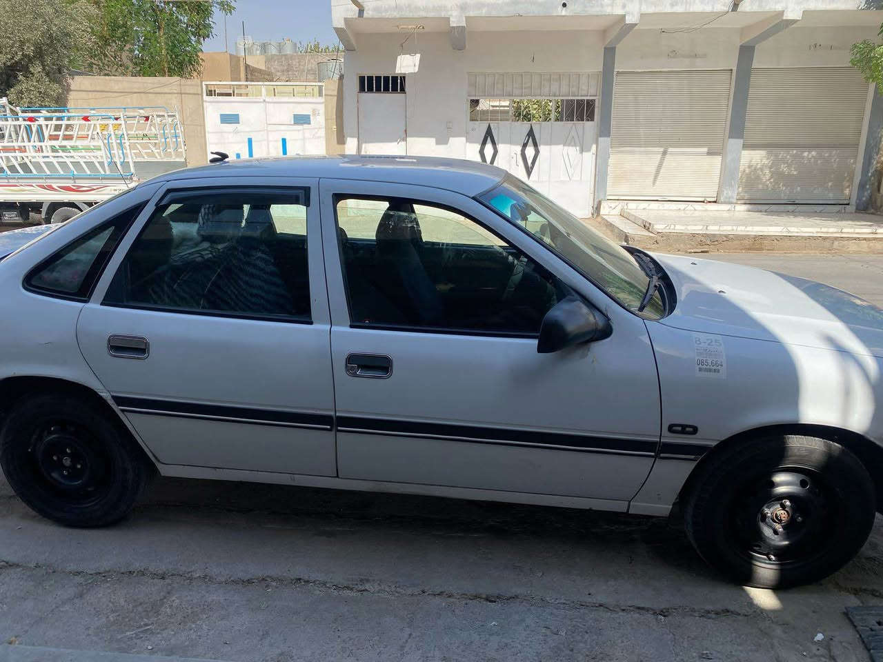 اوبل استرا موديل 1992 حجم المحرك 16 قايش عريض بي ضرب من جاملغ الخلفي ورى السايق بدون داخل ABS باور 4 جام كهرباء اريد مراوسة اخوان *********** وسعرة 35 وبي مجال انشاء الله السيارة رقم كركوك كركوك, العراق
