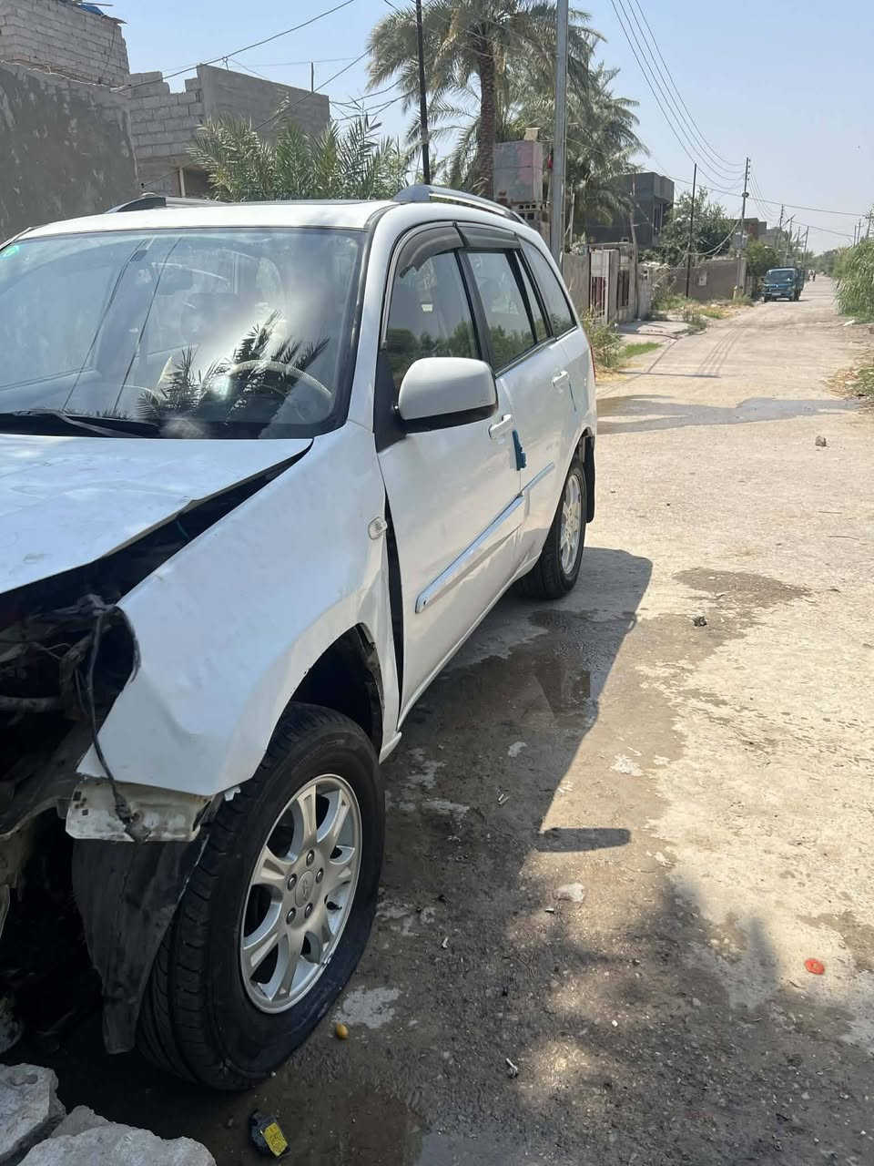 سلام عليكم تيكو البيع موديل 13 صار
***********
 بيه حادث وريد ابيع السياره شغاله عوزه  
رقم نكليزي بغداد تحويل
دعاميه وبنيد وجاملق  وراديتر  السياره تشتغل مابيه شي
