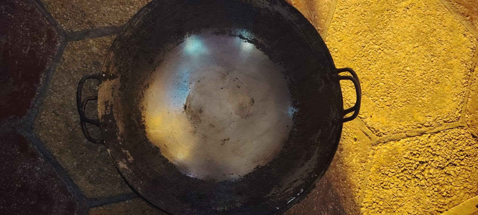 غراض مطعم • للبيع