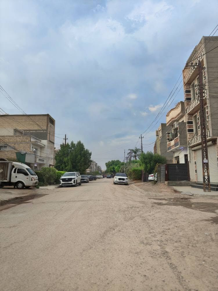🔶 دار للبيع ملك صرف، مساحة 150m — حي العامرية 📍
دار طابقين بناء حديث للبيع يقع على شارع عريض جداً وبسعر مناسب.

- المساحة الكلية: 150m
- الواجهة 7m ونصف

( طابقين )
• يحتوي الطابق الأول على: غرفه + صاله + استقبال + مطبخ + مغاسل + كراج سياره

• يحتوي الطابق الثاني على: 3 غرف نوم + مغاسل 

🔸لمعرفة الــسـعـر يرجى التعـليـق برقم (1)  🔻
للتواصل والاستفسار يرجى الاتصال على الرقمين 
*********** ➦
*********** ➦ بغداد, العراق

نص مكتوب في الصور:
- call us: *********** *********** كيرات
- call us: *********** *********** كرات
- Meta AI