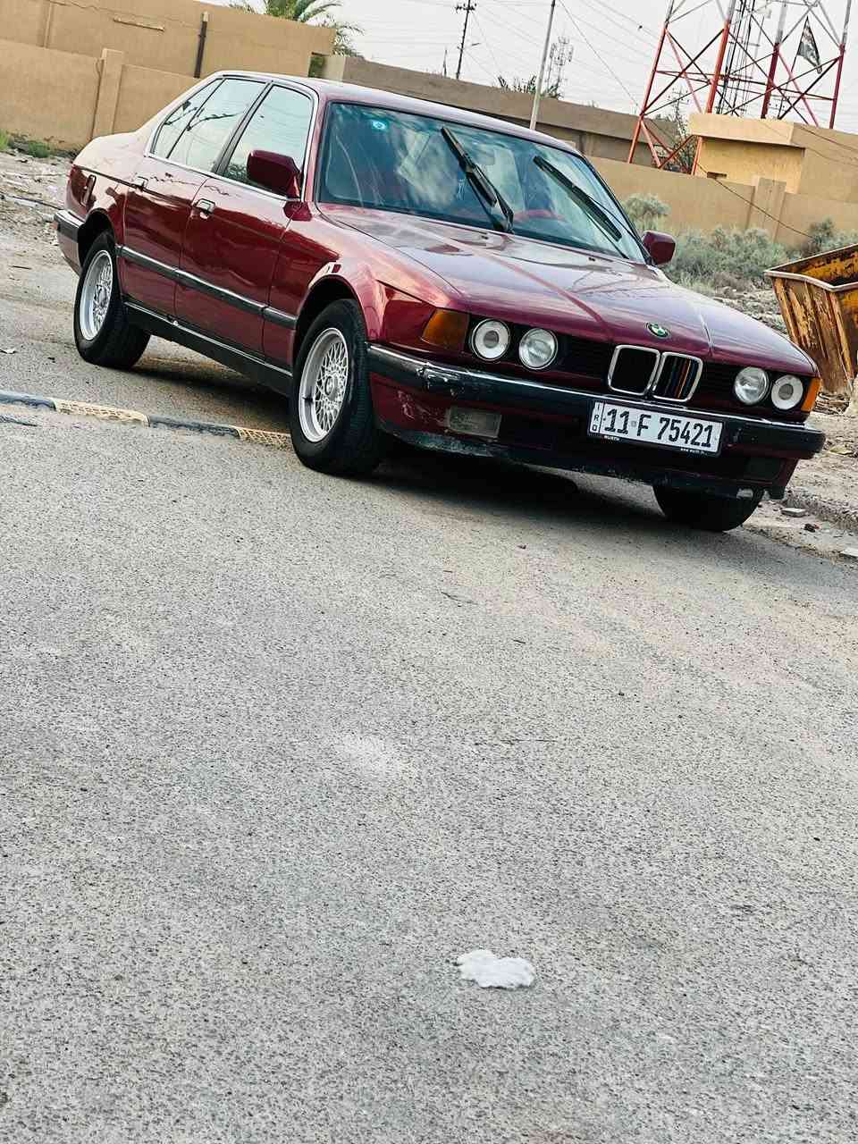 سلام عليكم لبيع بيم حجم 735  لبيع أو مراوس السياره جديده بمعنه الكلمه مكفوله كفاله من ضربه محرك جديد ولاكن كير بي ضعف  السعر 55 بي مجال سنويه 2029سياره مال بيت ماناقصهه شي رقمهه بغداد بسمي المكان البصره القرنه بني منصور شراي اتصل *********** المدينة, البصرة

