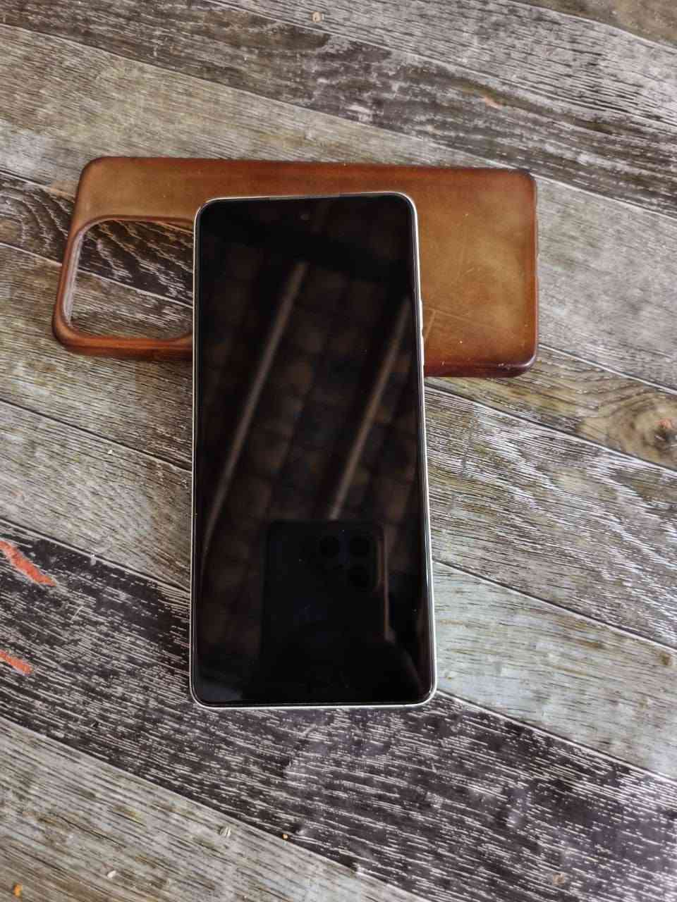 سلام عليكم جهاز. TECNO  SPARK.  10 Pro 
البطارية 5000.الذاكره. 128. جهاز نضيف. اني شتريته. 2023.
280.  يعني صارله 3سنوات.  بلبوبجي. 40فريم.  
سعر 120. وبي مجال قليله. كلش. فدوه مو شراي اطلع كبل. 
مكاني كوت شارع نفط  *********** رقمي
