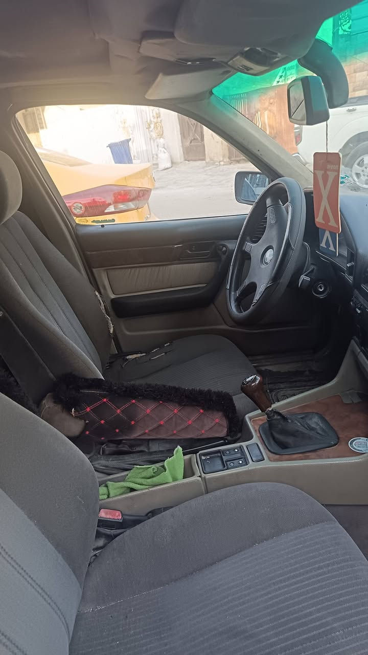 سلام عليكم BMW530 اصل 530كير عادي محرك مفتوح صاحبه موجود سياره يرادله تعمير شغاله مكاني بغداد ***********  بيع ب٢٨ واذا عدك مراوس نزل
