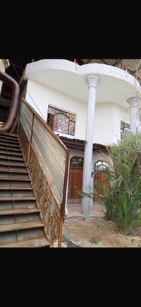 بين الجسرين • ٤ غرف نوم • حديقة