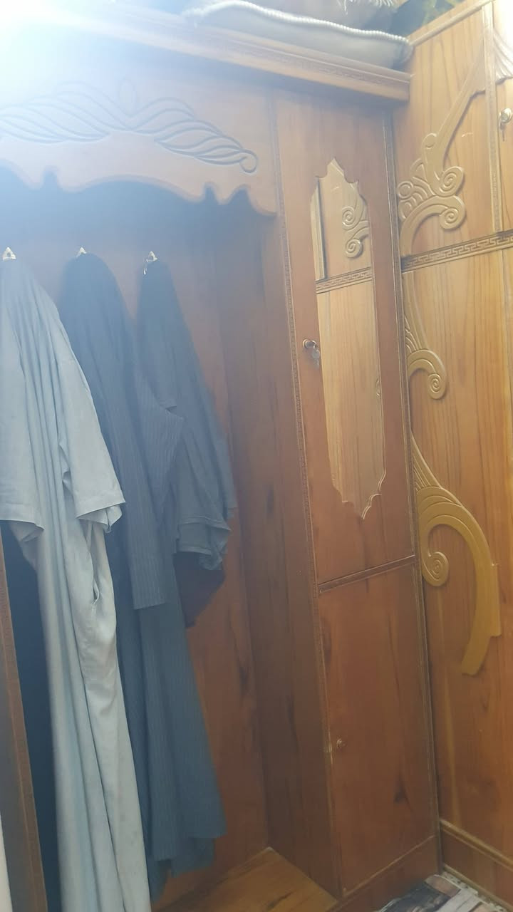 غرفه اخشاب كامله عوزها ترتيب جامات ٣٠٠ الف ***********
