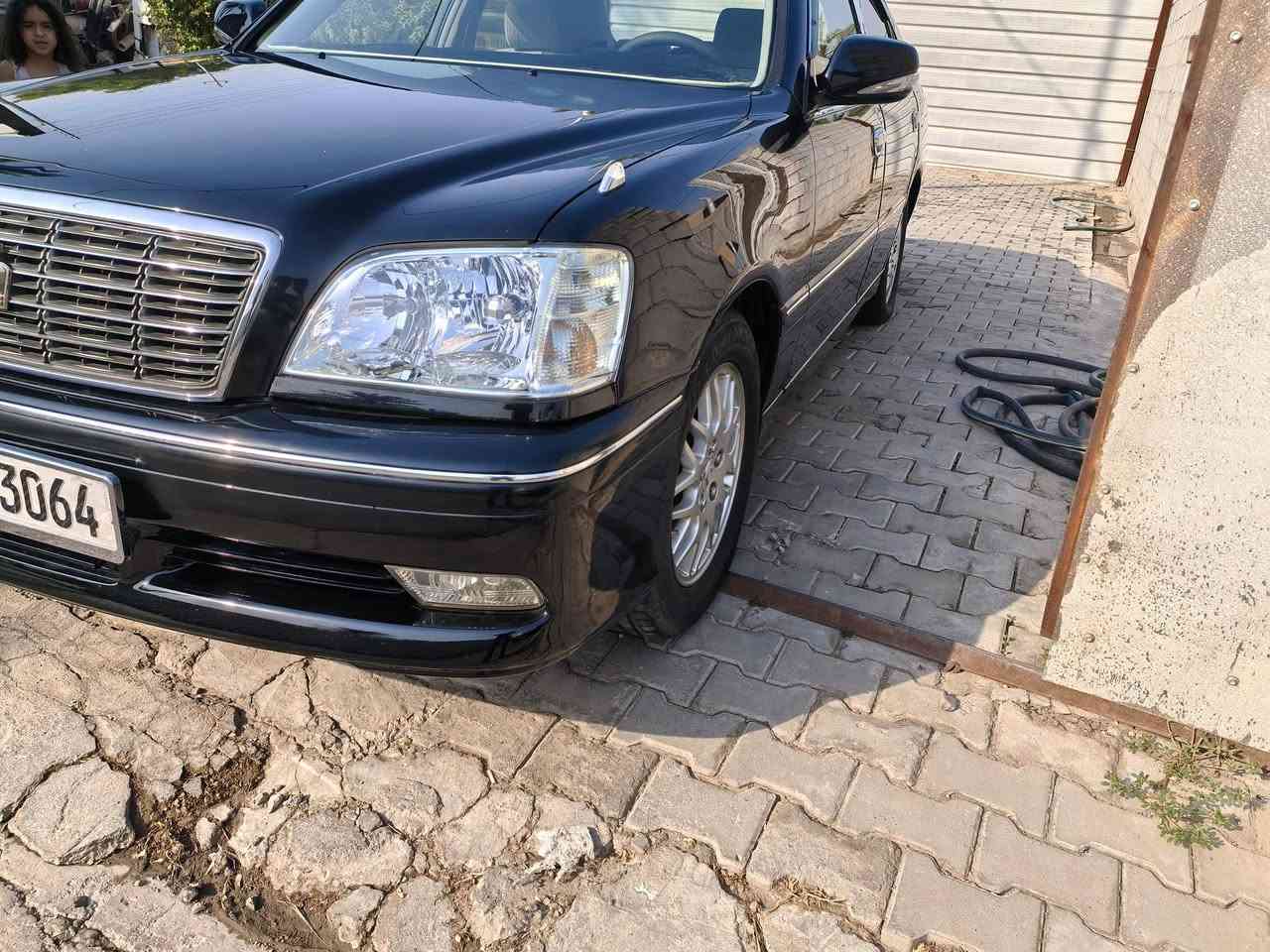 كراون ملكه
@رقم انبار انكليزي
لون اسود
2002 كرستال اصل
محرك D4
 تحوير فوك جوه نجف
السعر 150
للاستفسار ***********
مكان بغداد الكرخ

