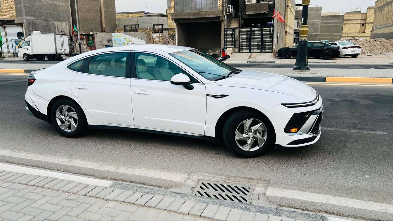سوناته مديل 25 وارد امريكي 
حادثها جانبي صبغ جاملغ خلفي وتبديل باب 
بجم كبس بدون ارباك 
محرك 2500 تنفيس طبيعي 
ماشيه 16 ميل 
رقم شهداء تجيك وكاله عامه 
السعر 188 وييها مجال 
مكان السياره بصره 
اتصال او واتساب *********** البصرة, العراق

