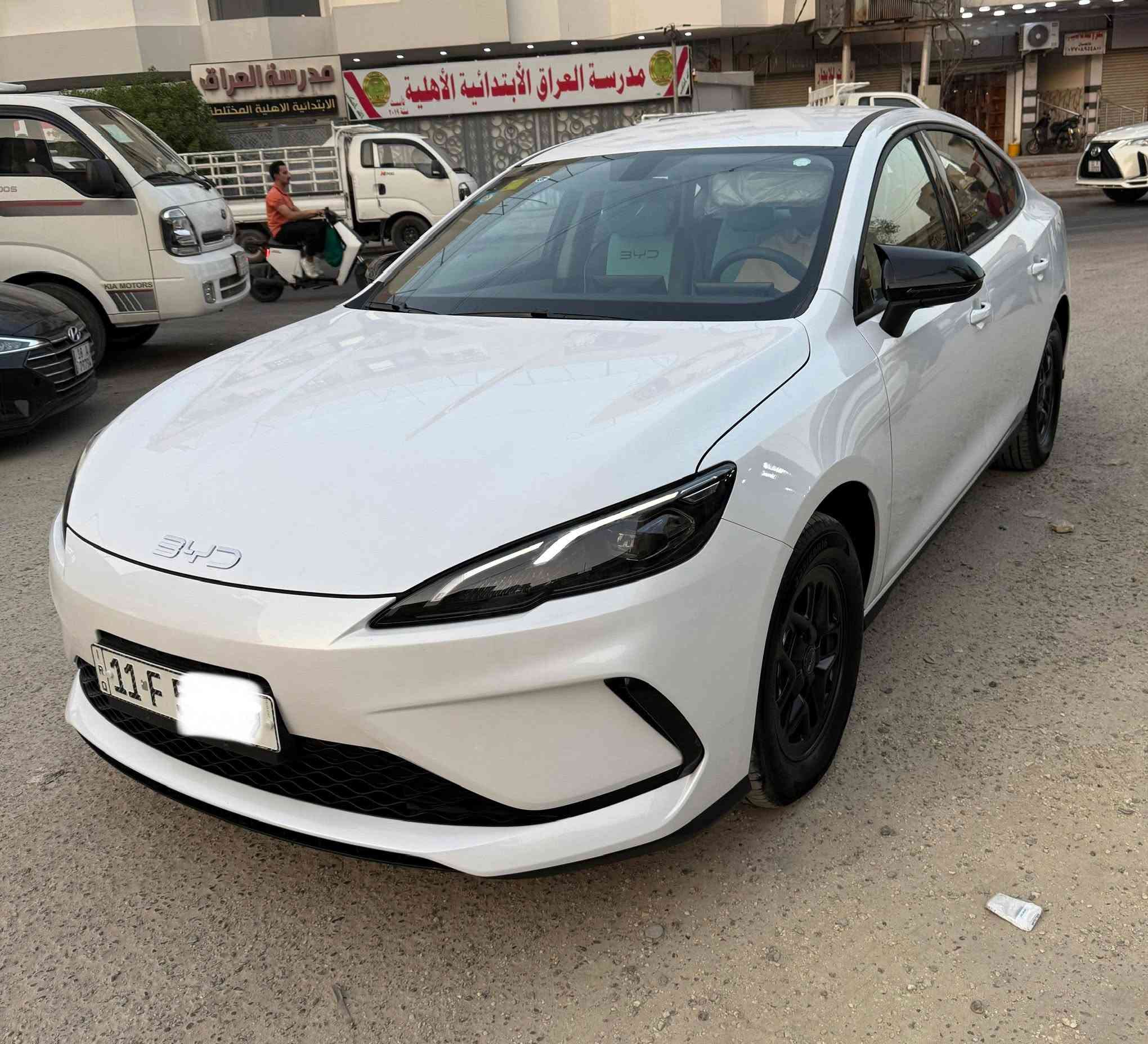 السلام عليكم 
البيع بي واي دي      (( علق بتم يصلك. ))

زيرو زيرو سيل فايف بطاريه جبيره وكير تعليك موديلها ٢٠٢٥

فول مواصفات بصمه تشغيل كرت 
داخل ابيض بطاريه تمشيك 128 كيلو متر
مكاني بغداد

اتصل ع رقم وتدلل

***********م
